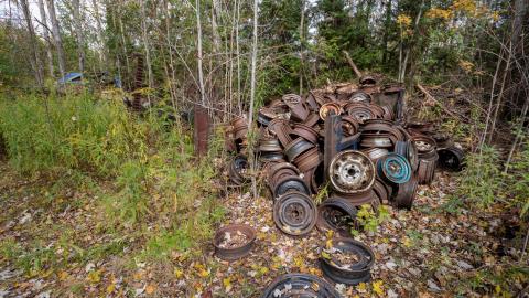 2020 - mcleans auto wreckers car graveyard  abandoned cars-47.jpg