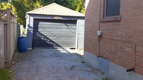 Side tracked at the tot lot - 20221009_105325.jpg