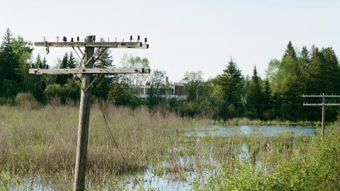 the building as you apreach via rail