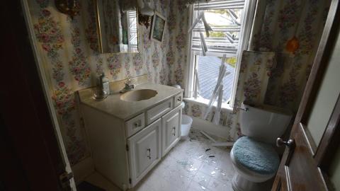 May 2015 - Time Capsule House (16).jpg