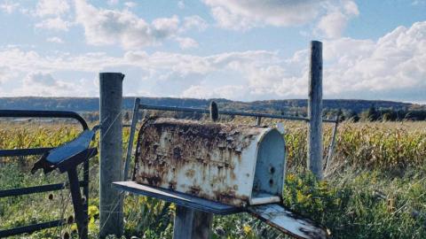Conspicuous Farmhouse photo 4