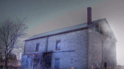 Nice Red Barn - Old-House--Barns22.jpg