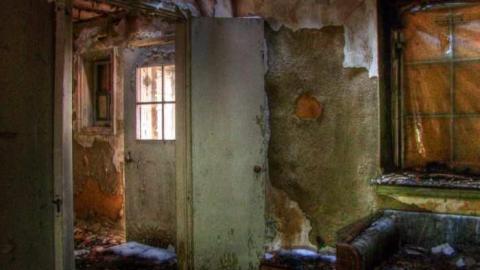 Beyond the Grave - di6.jpg