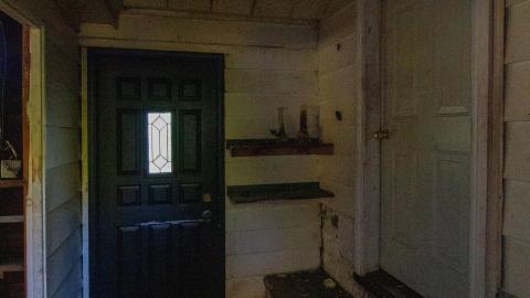 816 Rossland E - Twin Bongs - IMG_3226.JPG