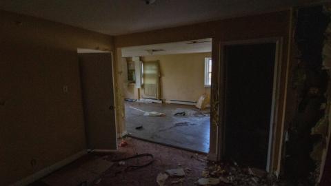 900 Rossland E - Split Level No. 2 - IMG_3236.JPG