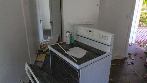 904 Rossland E - WE LOVE YOU ALL! - IMG_3245.JPG