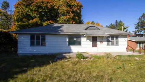 904 Rossland E - WE LOVE YOU ALL! - IMG_3292.JPG