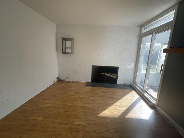 Mid century modern - 5489186C-31F9-49BC-BAE1-2DB2AD2CD3A0.jpeg