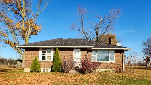 dont even bother - abandoned bungalow on highway 5-12.jpg
