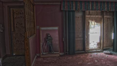 The Infamous HDR Mirror Selfie Phase Every Explorer Went Through - February 2015 - 24.jpg