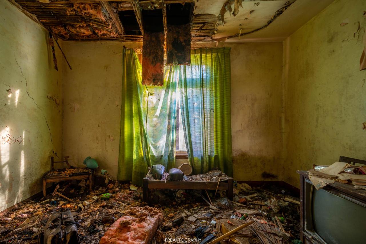 Bikes N Stuff - abandoned bikers house with motorcycles-2.jpg