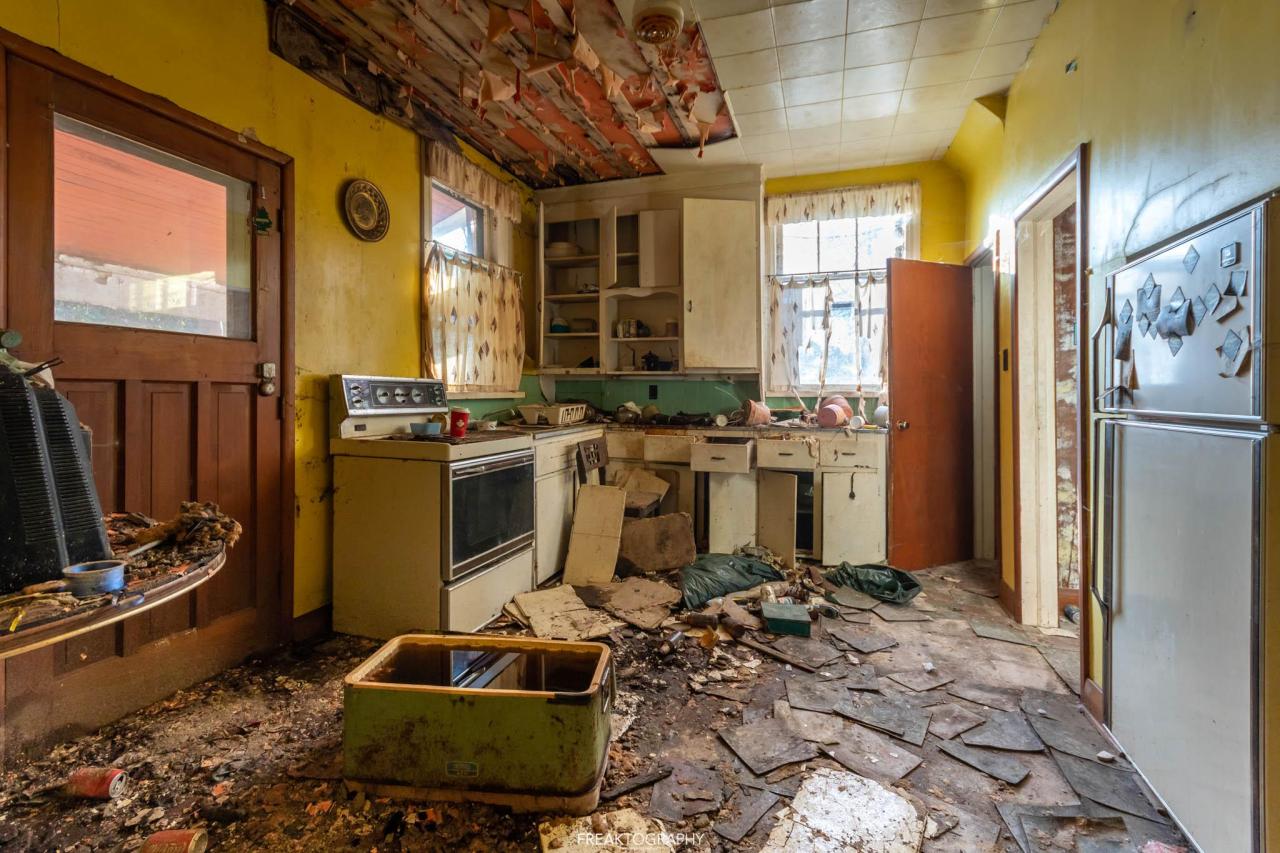 Bikes N Stuff - abandoned bikers house with motorcycles-1.jpg