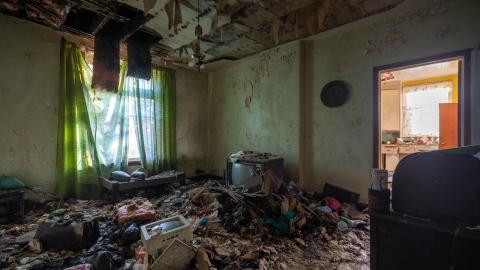 Bikes N Stuff - abandoned bikers house with motorcycles-3.jpg