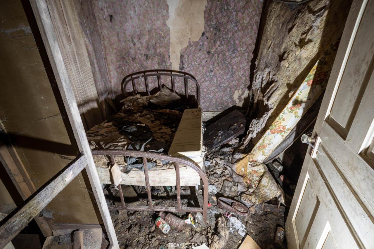 Bikes N Stuff - abandoned bikers house with motorcycles-7.jpg