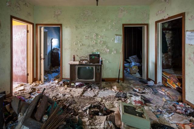 Bikes N Stuff - abandoned bikers house with motorcycles-10.jpg