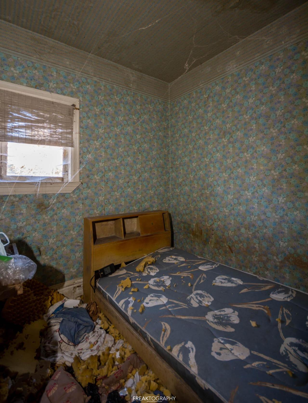 Bikes N Stuff - abandoned bikers house with motorcycles-12.jpg