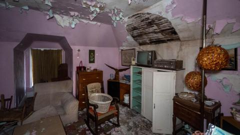 Bikes N Stuff - abandoned bikers house with motorcycles-18.jpg