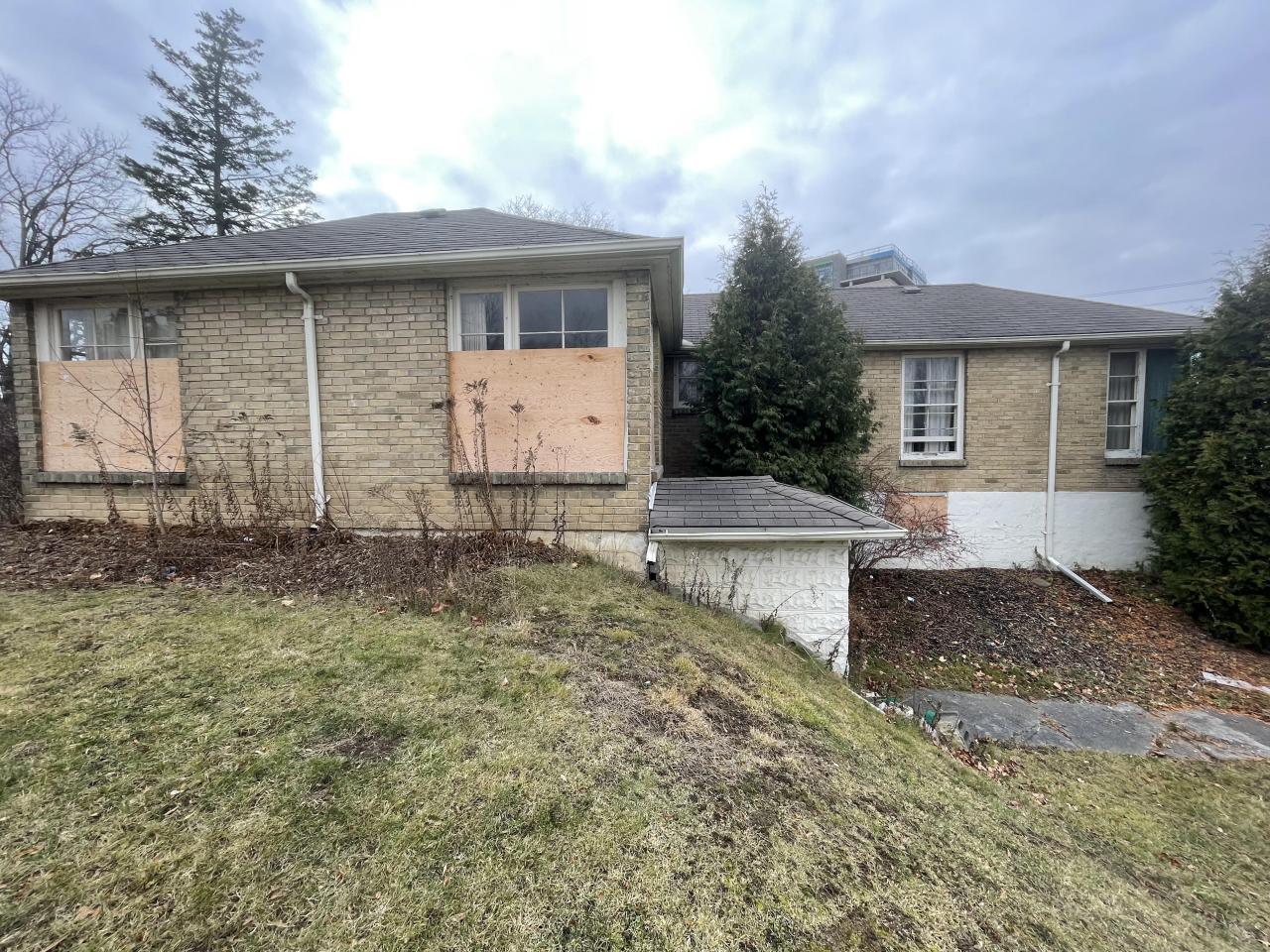 Trashed home - AE8B11EE-8F36-4F65-993F-4FF4A9BBBA5F.jpeg