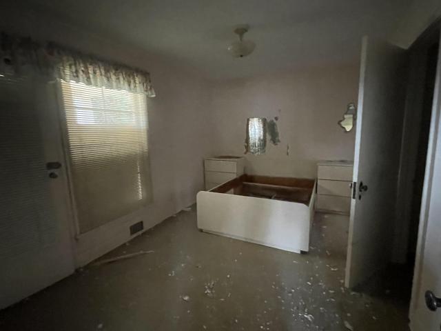 Trashed home - 127E2976-B4B2-4E1C-9A30-EA0DAFF9BDB9.jpeg