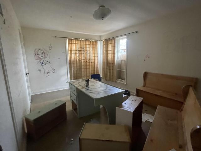 Trashed home - EFF4C782-EC97-4B41-9E12-11A9233532A6.jpeg