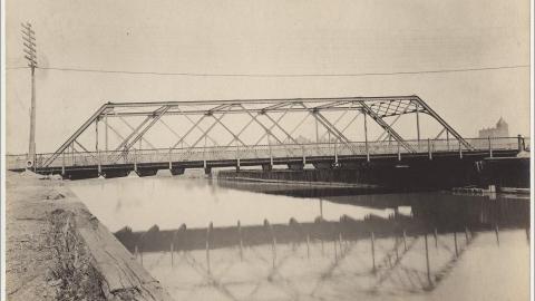 Photo from East Aveune in 1899.