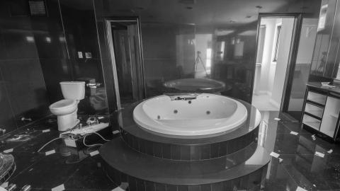 March 13th, 2019 - Abandoned 4 Million Dollar Mansion Toronto-35.jpg