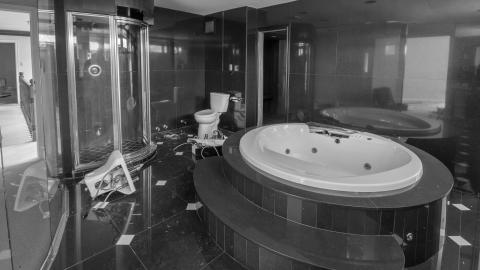 March 13th, 2019 - Abandoned 4 Million Dollar Mansion Toronto-36.jpg