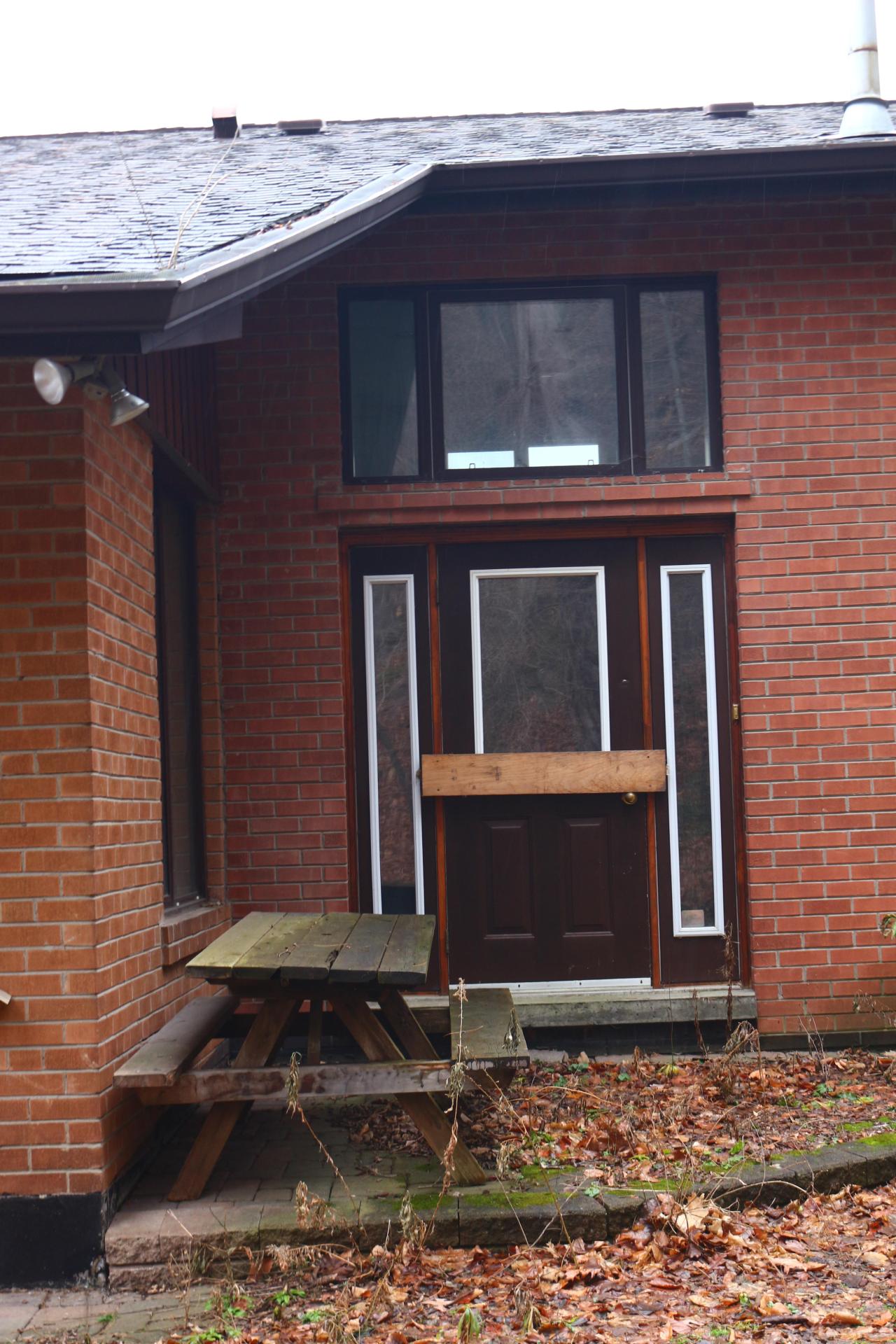 "Aspiring Architecture Students" (Exteriors) - IMG_7216.JPG