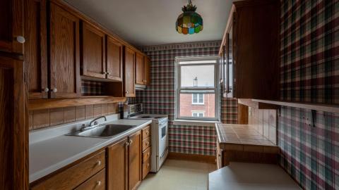 The Brant Park Cooperative Apartments - EXPLORING AN ABANDONED APARTMENT BUILDING-3.jpg