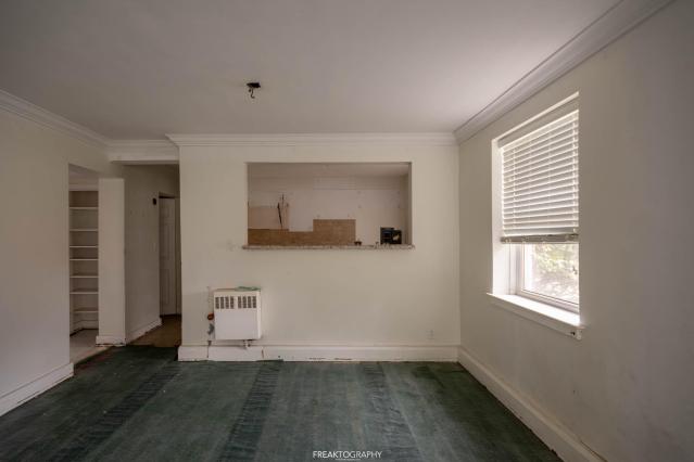 ABANDONED APARTMENT BUILDING photo 2