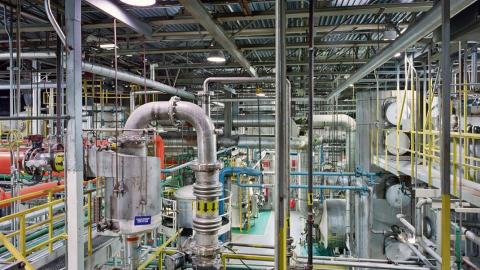 Before It Was Abandoned - Sulphonation building showing reactor vessel, Korex Don Valley plant.jpg