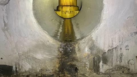 Look, A Hole! - IMG_2229.JPG