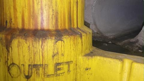 Look, A Hole! - IMG_2230.JPG