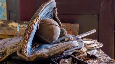 2014 and 2015 - abandoned house walkers line burlington ontario-4.jpg