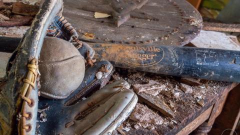 2014 and 2015 - abandoned house walkers line burlington ontario-5.jpg