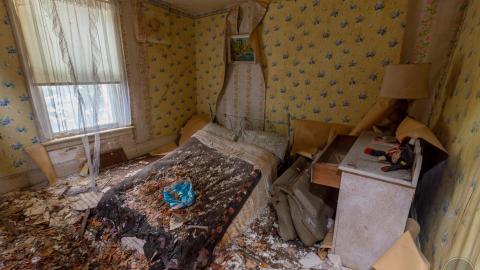 2014 and 2015 - abandoned house walkers line burlington ontario-6.jpg