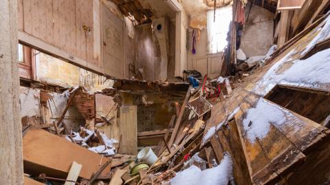 2014 and 2015 - abandoned house walkers line burlington ontario-12.jpg