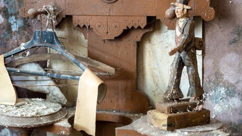 2014 and 2015 - abandoned house walkers line burlington ontario-15.jpg