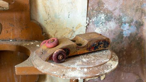 2014 and 2015 - abandoned house walkers line burlington ontario-16.jpg