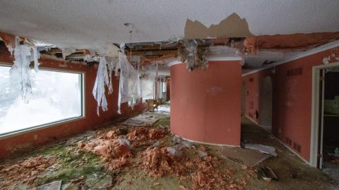 Chair-y Decayed - February 2023 - IMG_3646.JPG