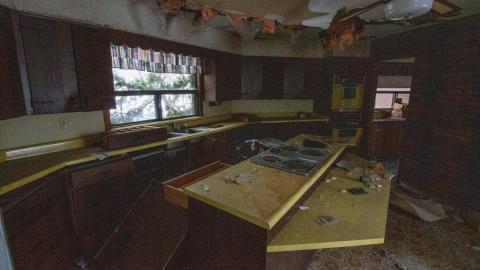 Chair-y Decayed - February 2023 - IMG_3651.JPG