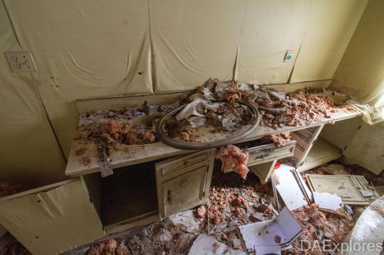 Chair-y Decayed - February 2023 - IMG_3668.JPG