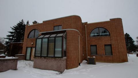 2 Screws Away - Febuary 2023 (Exteriors) - tree-8916.jpg