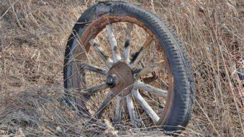 Farm Equip and Cars - DSC_0180_tonemapped.jpg