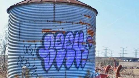 Farm Equip and Cars - DSC_0266_tonemapped.jpg