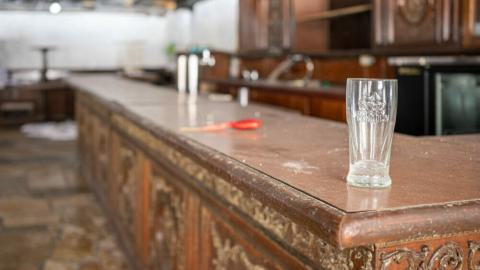 2020 - abandoned-golf-course-and-irish-pub-urbex-37-1000x667.jpeg