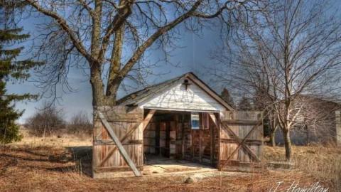 Weathered House - DSC_0286_tonemapped.jpg