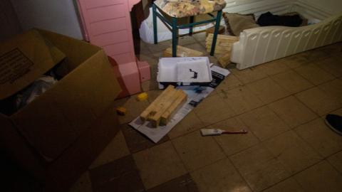 Through The Front Door - laudromat-39.jpg