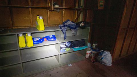 Through The Front Door - laudromat-40.jpg