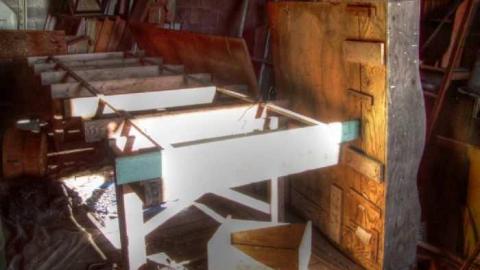 Nice Red Barn - Old-House--Barns14.jpg